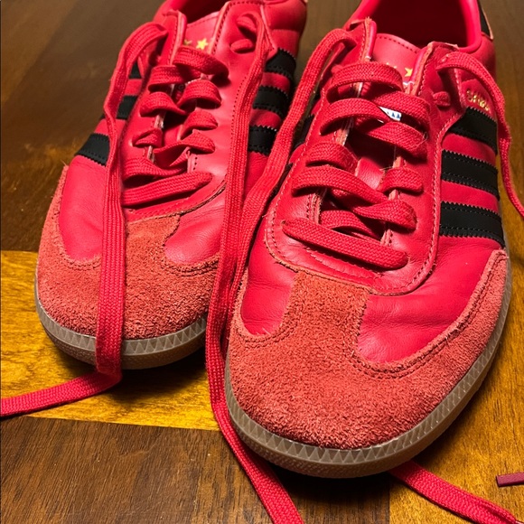 Adidas Red and Black Men's Sneakers, man 8.5, woman about 10, red leather, suede - Picture 3 of 12
